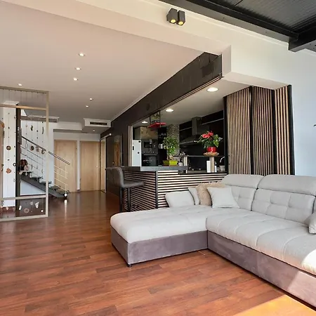 Blaumar Atico Apartment